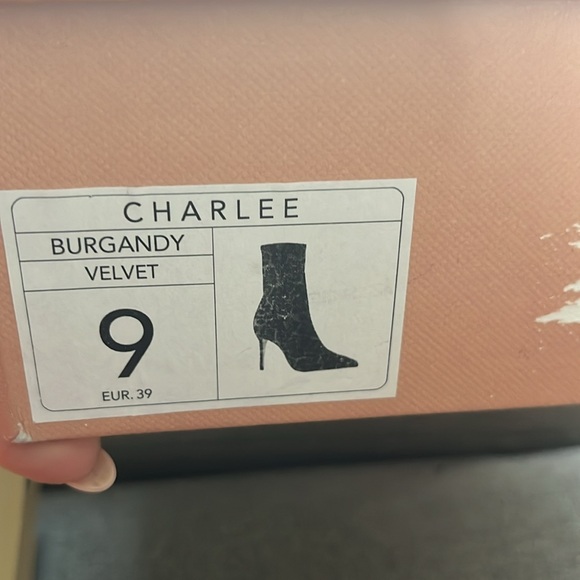 BLACK SUEDE STUDIO VELVET ANKLE BOOTS SIZE 9- burgundy-style name -CHARLIE - Picture 9 of 9